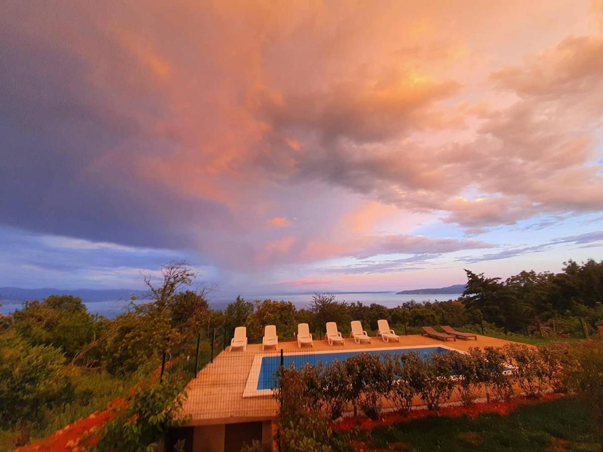 Apartments Nika With Swimming Pool And Beautiful Sea View Dobreć Extérieur photo