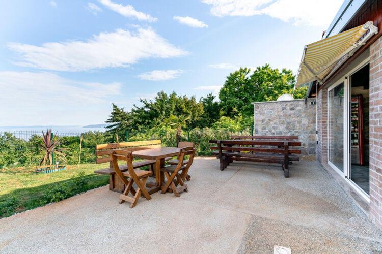 Apartments Nika With Swimming Pool And Beautiful Sea View Dobreć Extérieur photo